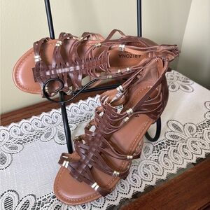 Arizona Jean Company Brown Strappy Gladiator Sandals with Metallic Accents